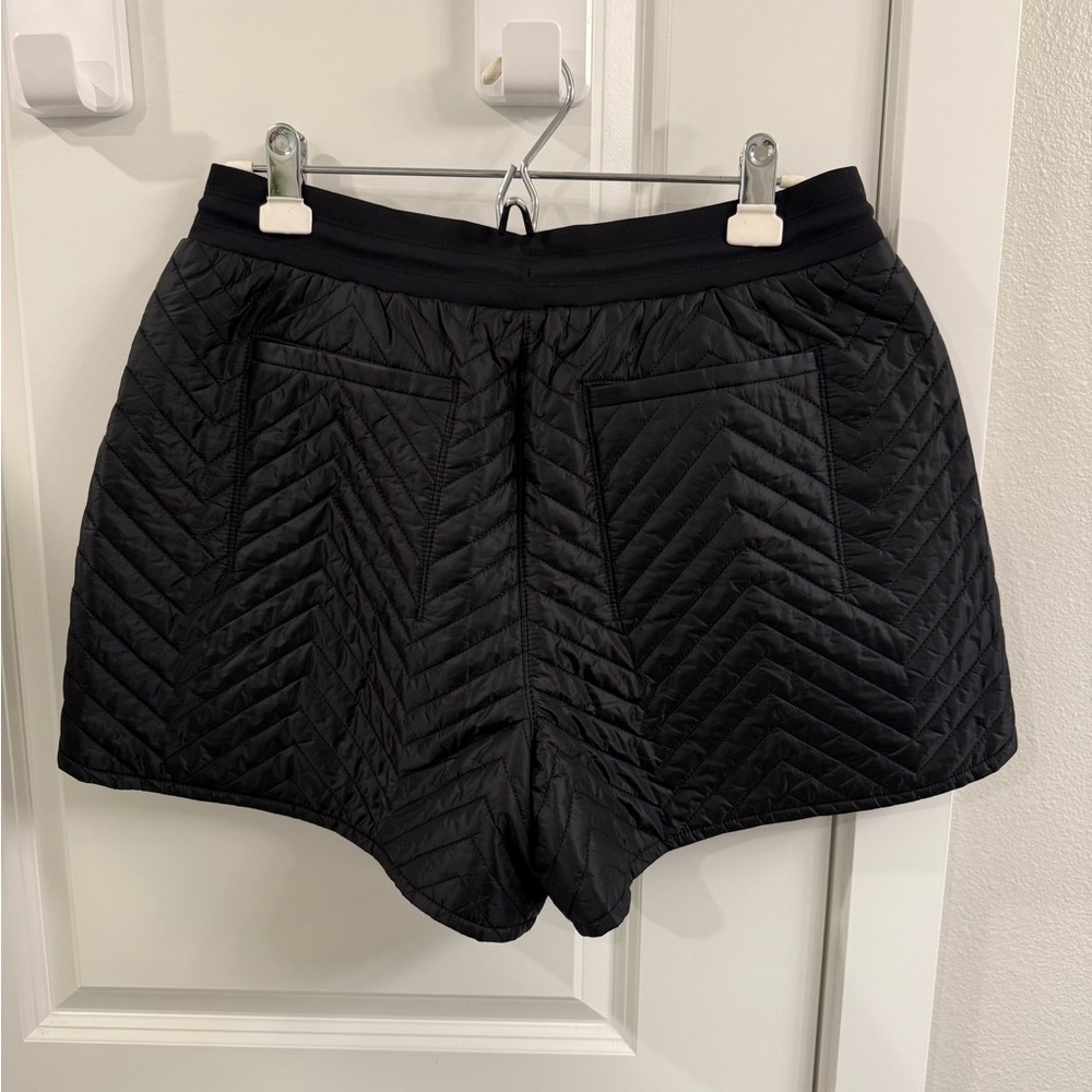 NWT Athleta Sz 10 (M) black quilted shorts - Picture 2 of 6